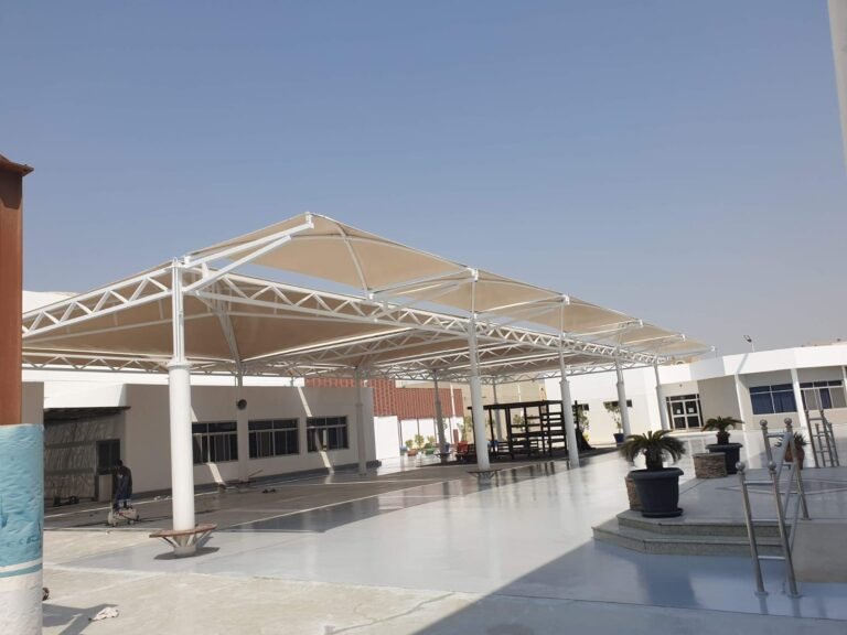 أفضل أنواع مظلات السيارات في جدة | دليل اختيار المظلة المناسبة 2025