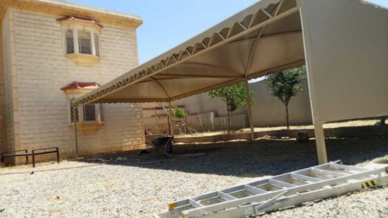 أسعار مظلات السيارات في جدة لعام 2025 مع أفضل عروض التركيب